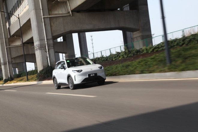 抢先试驾零跑A10 10万级SUV也能配激光雷达